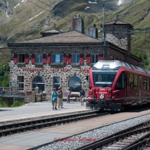 Bernina Pass mit dem Fahrrad, Bernina Express, Alp Grüm