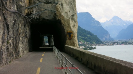 Vierwaldstätter See, Wilhelm Tell, Axenstraße